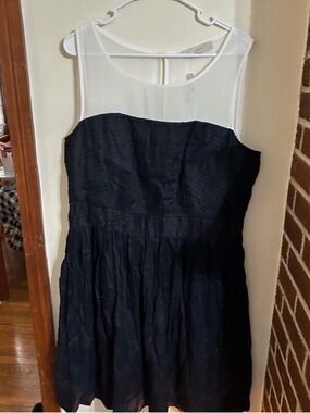 LOFT Size 18 Black and White Sleeveless Fit-and-Flare Dress